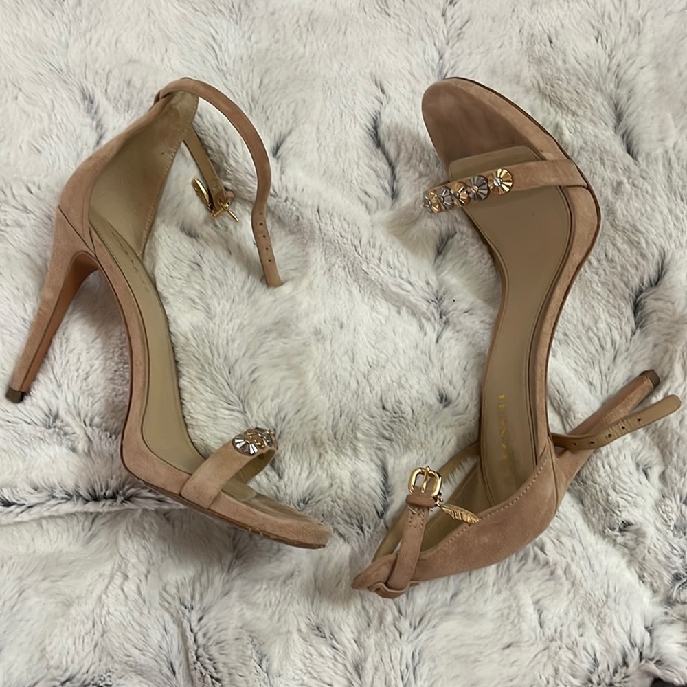 pre owned Coach size 7 US